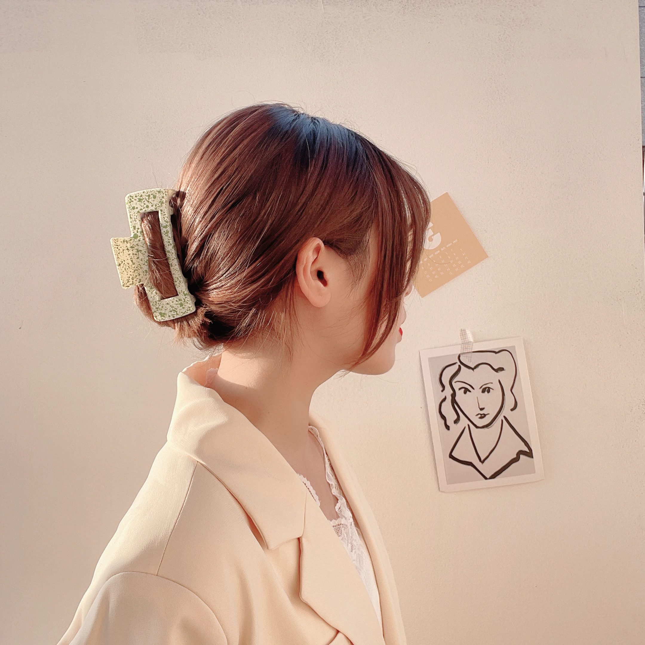 

Large Size Frosted Hair Claws Candy Color Geometric Hairpin Square Hollow Acetate Hair Clamps Banana Grips Hair Accessories