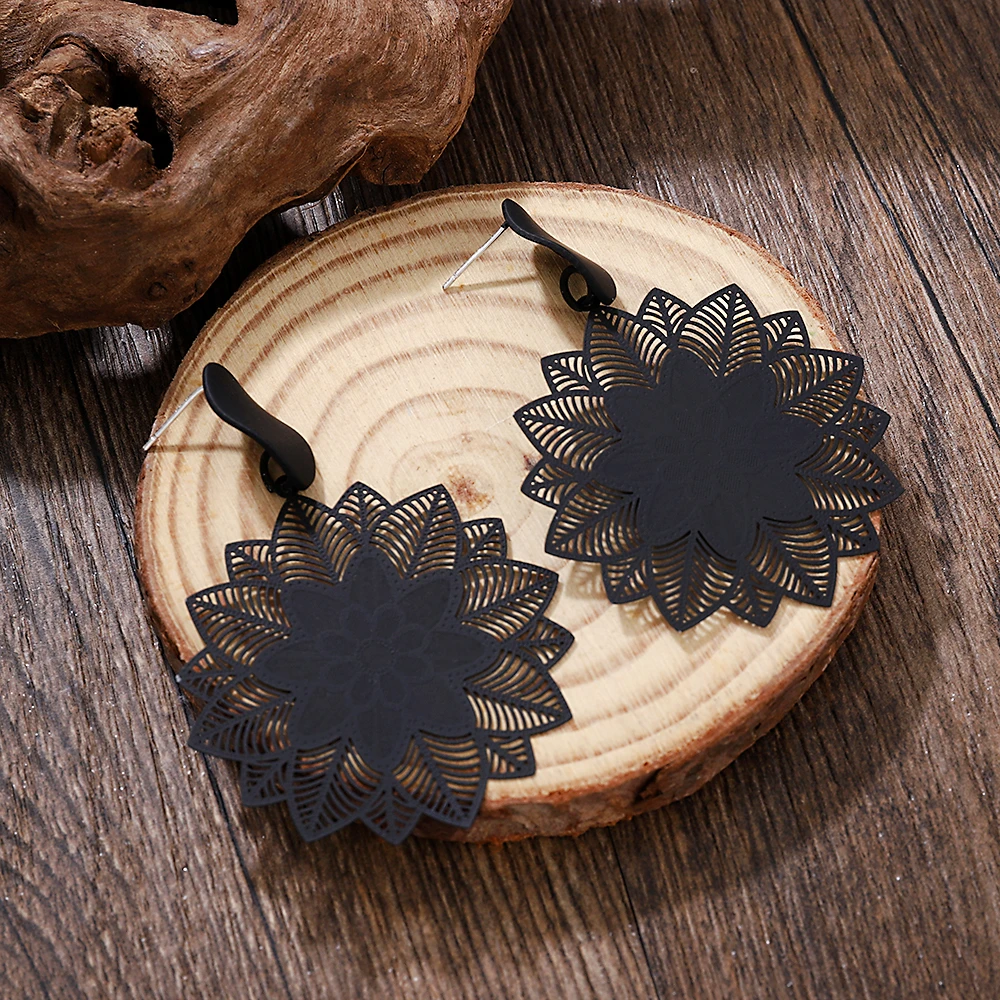 Новые высококачественные преувеличенные серьги с черным цветком в лесу супер