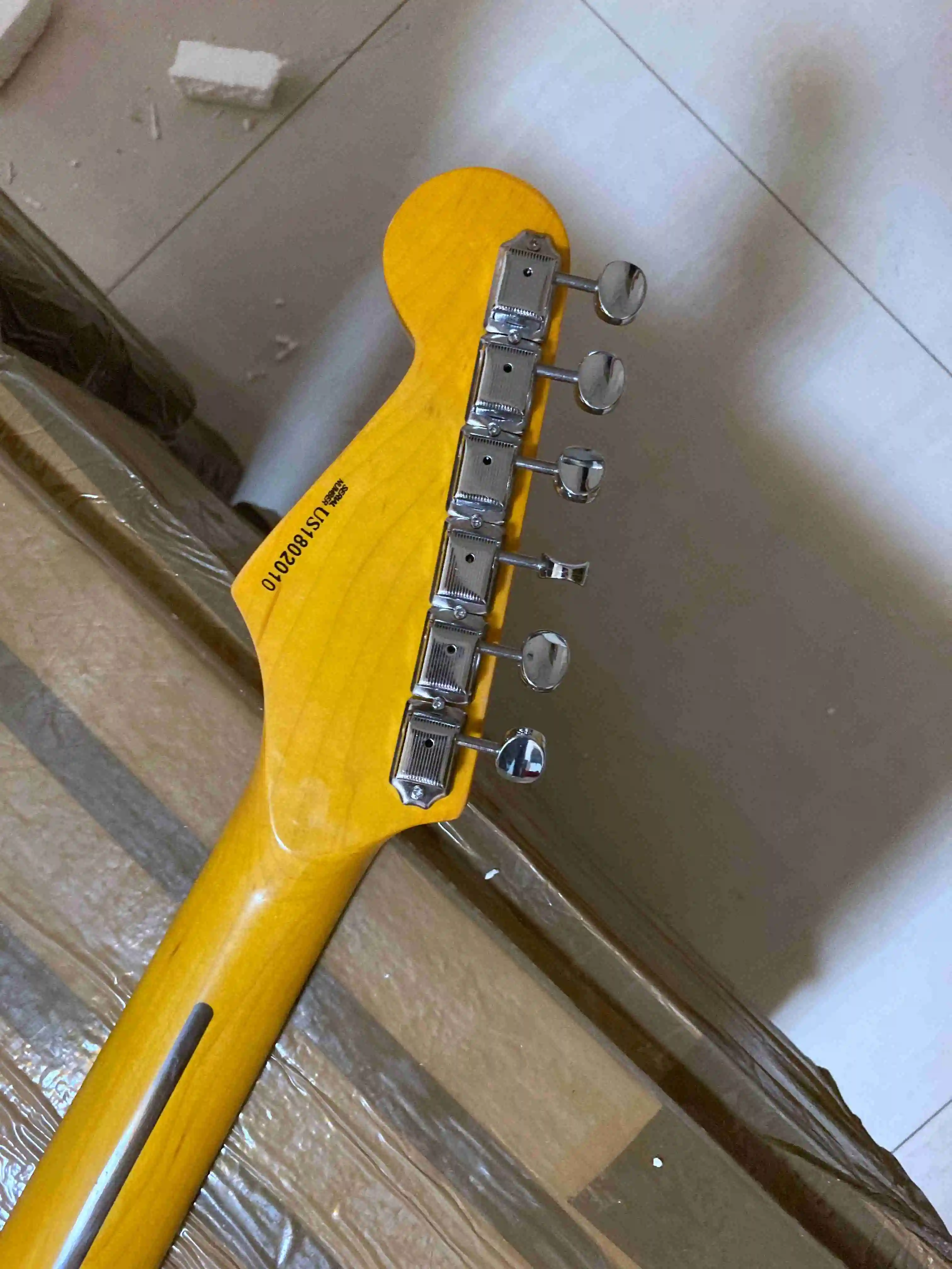 Stratocaste-r custom body 6 string Rosewood fingerboard red Electric Guitar в наличии | Спорт и развлечения