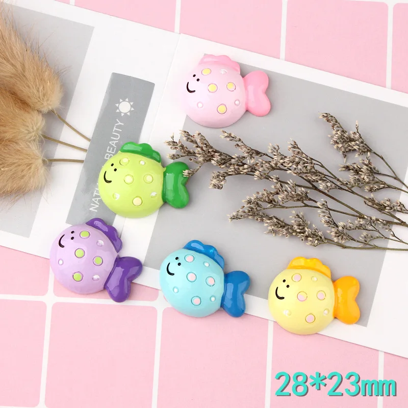 

Бесплатная доставка, 10 шт., 28*23 мм, кавайные красочные животные, рыба, каучуковые Кабошоны, украшения, аксессуары, фурнитура с плоским основанием, пуговица, кауя подвеска