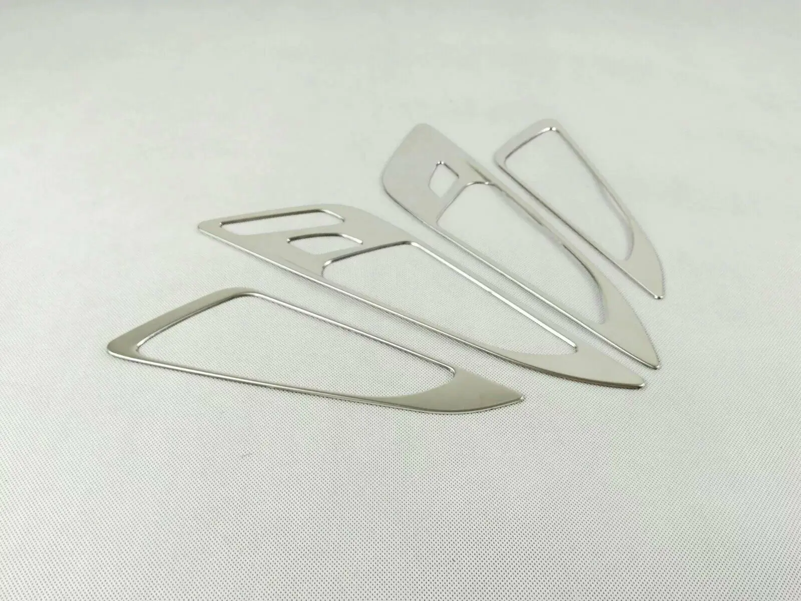 

Stainless Steel Inner Door Bowl Handle Trim Cover For Chevrolet Malibu 2016-2018