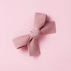 С милым бантом-бабочкой на Заколки для волос для маленьких девочек; Бархатные штаны однотонные Цвет заколки бантики, аксессуары для волос 2021 Шпильки заклепками и зажимами размером оптовая продажа