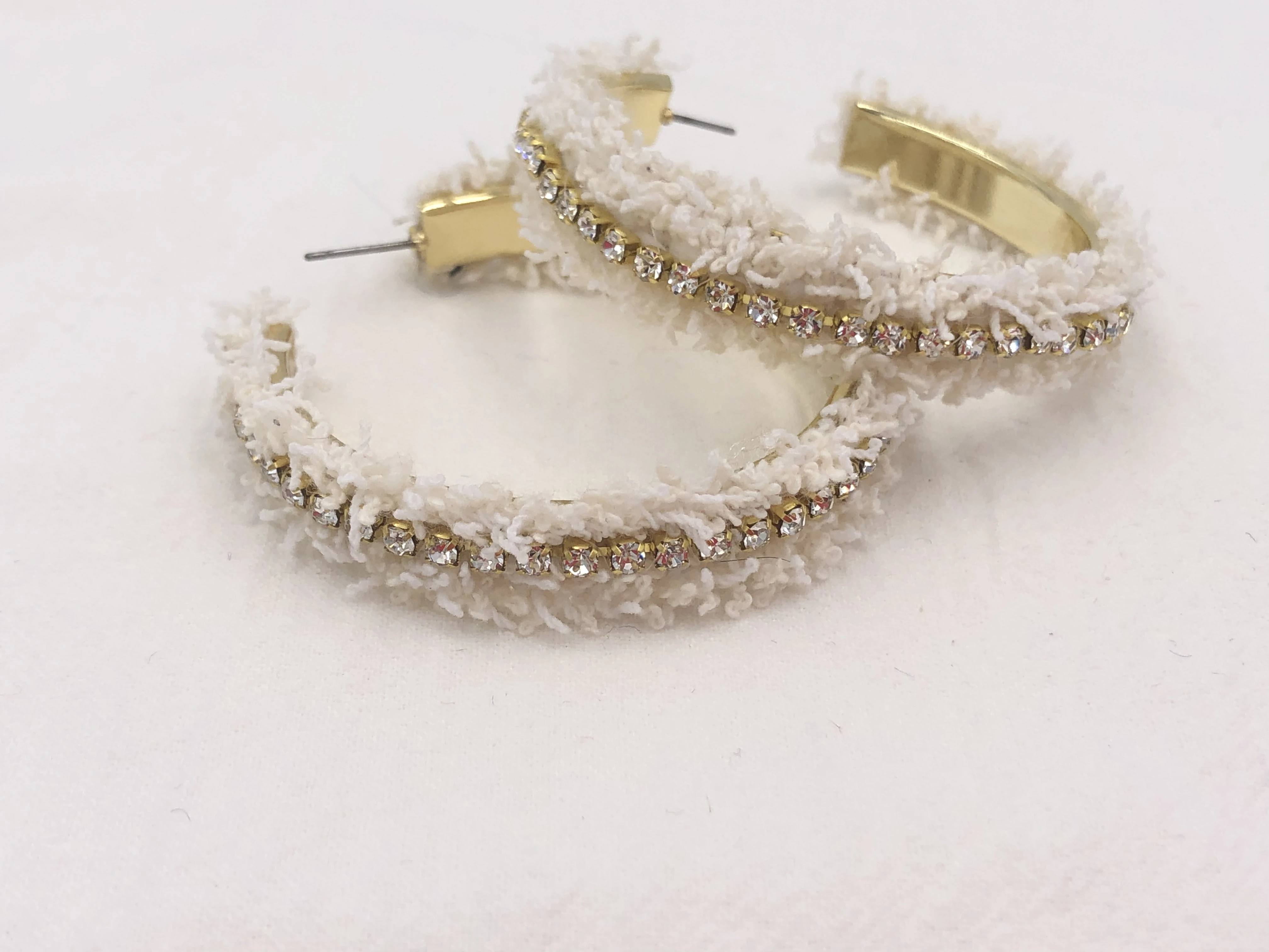 Женские серьги в форме буквы С красные Белые Шерстяные с кристаллами и скрытой