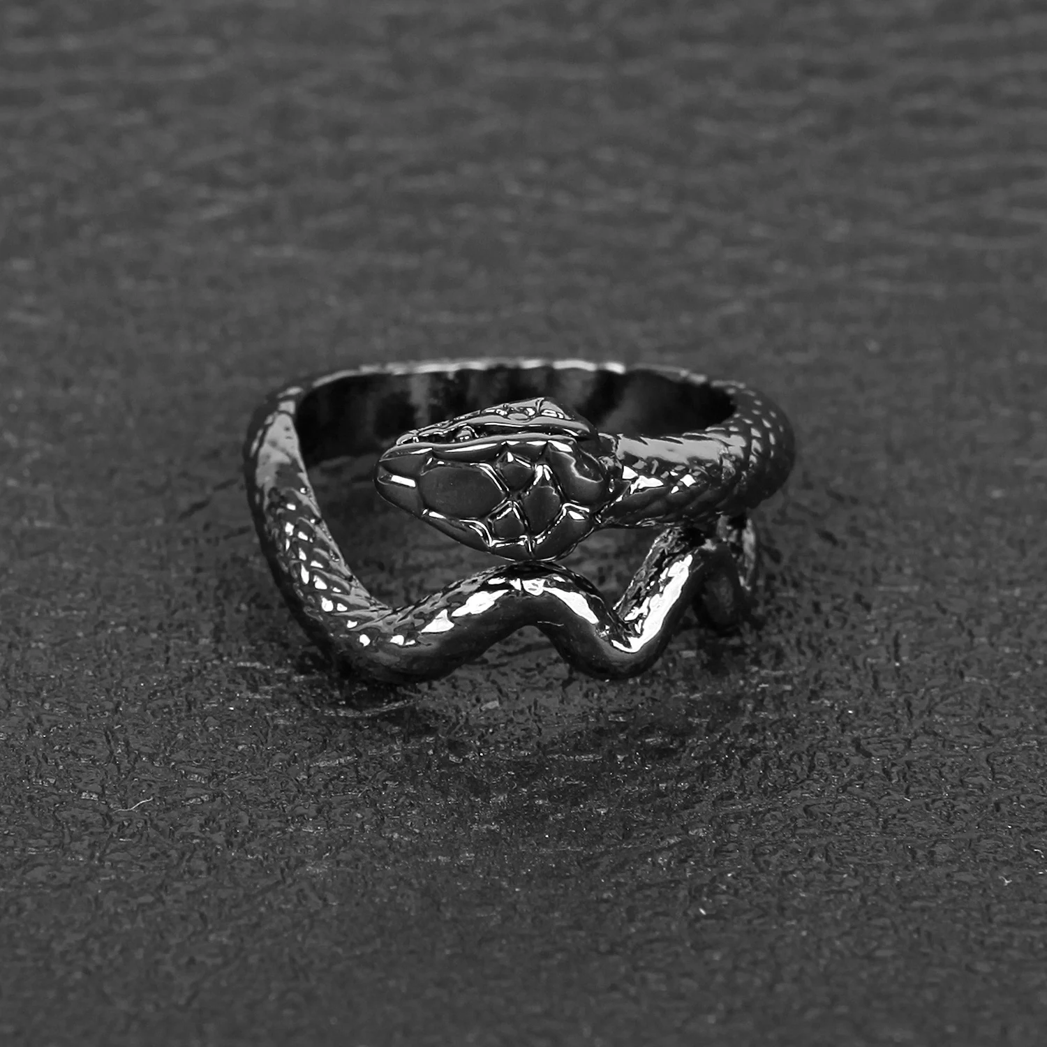 

Vintage Snake Adjustable Rings Men Women Cool Gothic Punk Stainless Steel Snake Ring Open Flexible Size Jewlery Ring