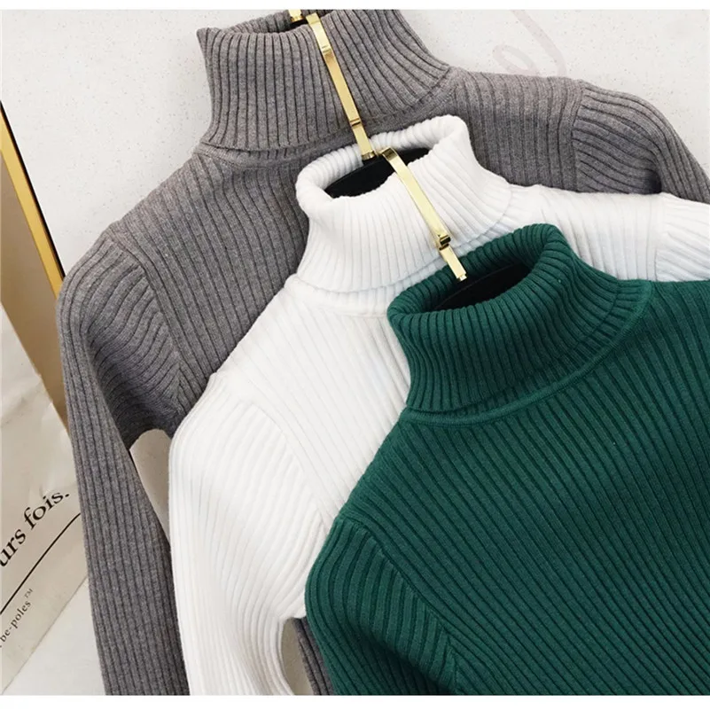 Женское трикотажное платье-свитер с высоким воротником и длинным рукавом |