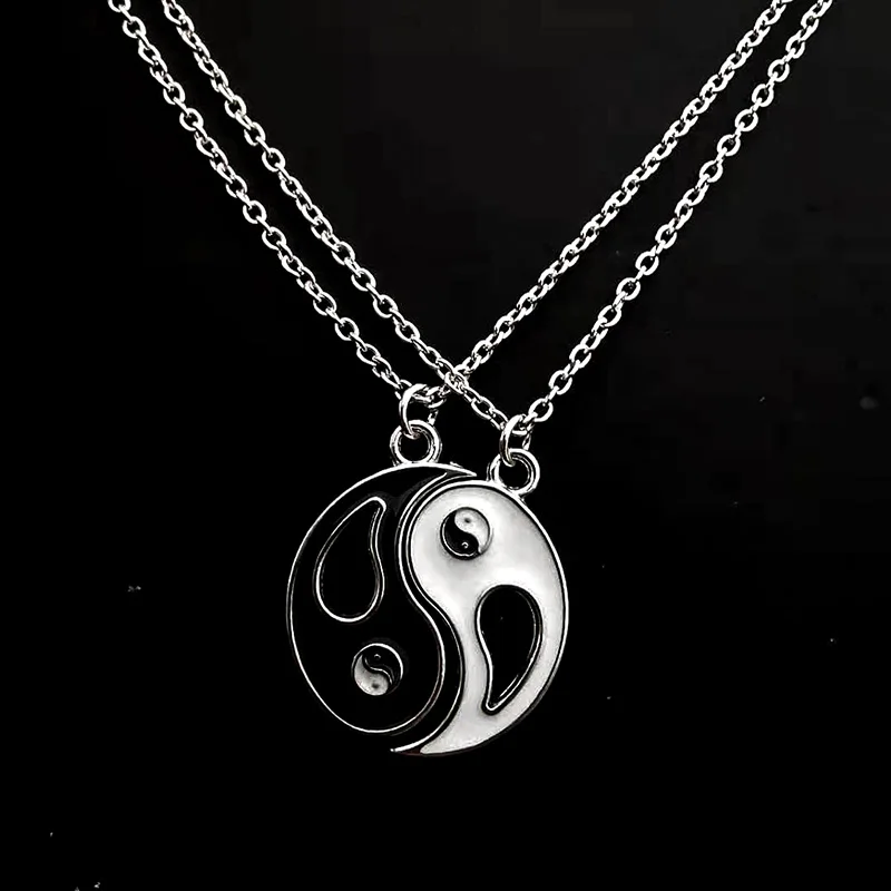 

2 Piece Vintage Fashion Friendship Necklace Yin yang Pendant BFF Jewelry Best Friends Couples Matching Sets for Women Men Gift