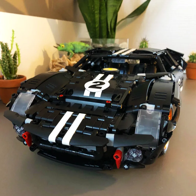 В наличии машины серии GT40 ROADSTER MK I 1967 нам гоночный автомобиль Транспортное