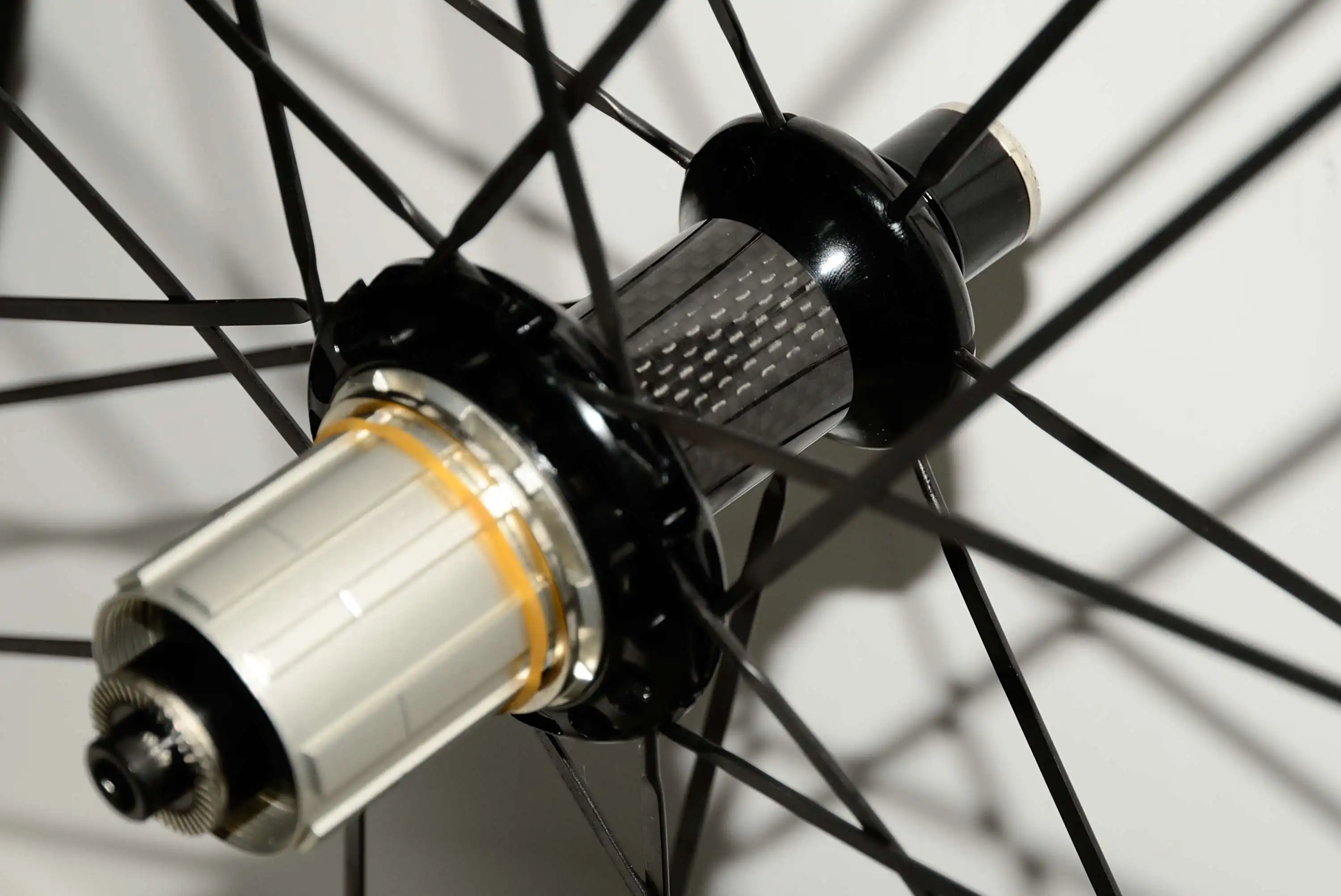 Колеса для велосипеда  EXPLORER 700C Carbon Wavy Dimple, 58 мм глубина, 26 мм ширина, суперлегкие, на втулках POWERWAY Hub R36, бесплатная доставка.