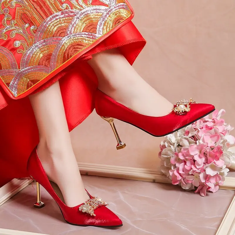 

Туфли женские на высоком каблуке-шпильке, с острым носком