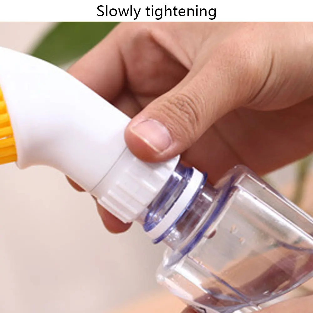 Creative Fillable liquid Window Cleaning Brush Door Groove Cleaner for Nook and Cranny Dust Household tool | Дом и сад