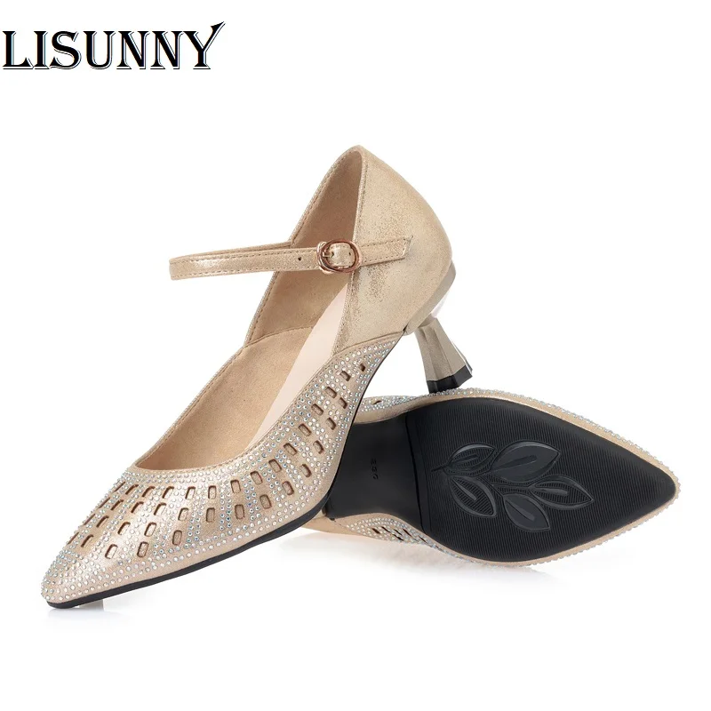 Женские кожаные туфли из микрофибры с вырезами и бриллиантами весна лето