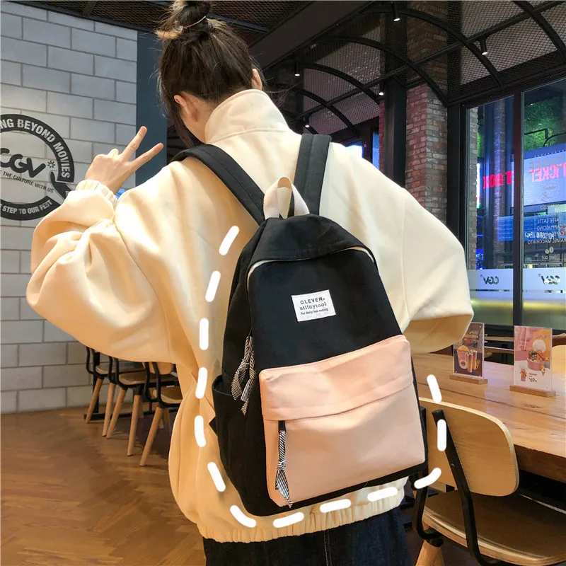 

Schoolbag female ulzzang high school students in Harajuku, Korea. Costumes, campus backpacks, rucksacks