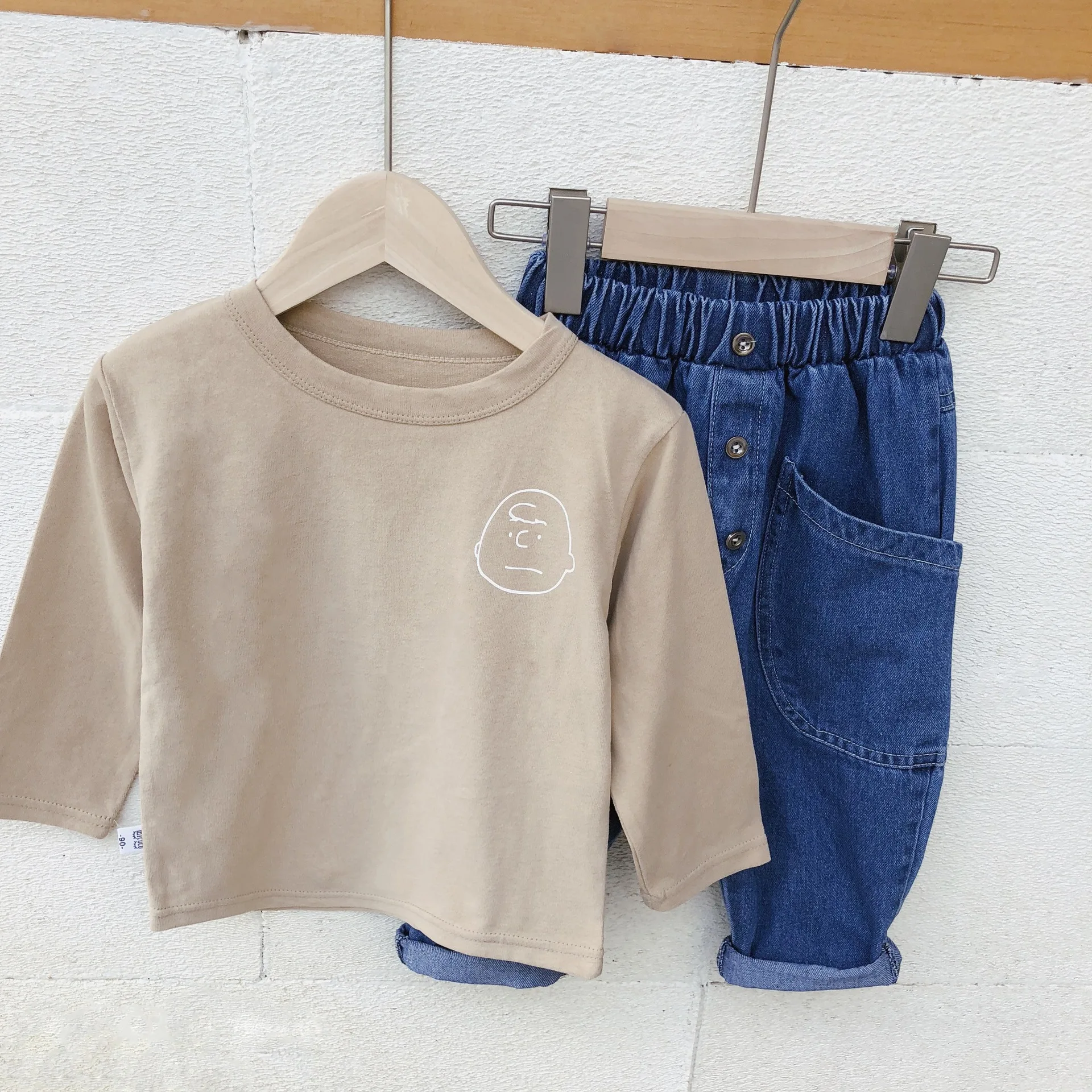 Весна 2020 детские футболки из чистого хлопка с мультяшными буквами подходящие ко