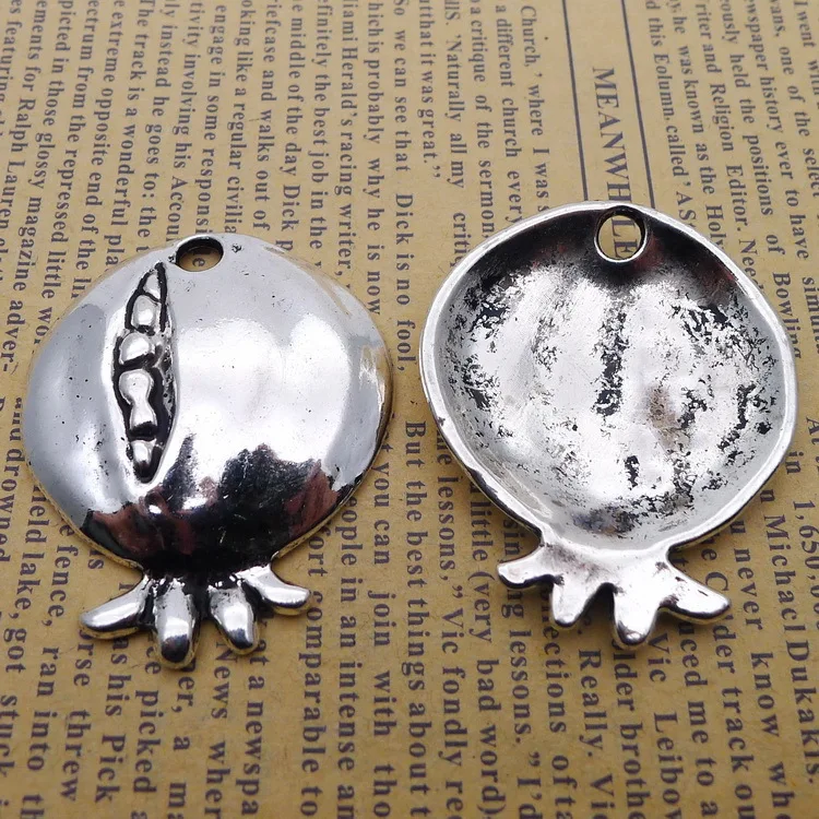 

2Pcs/Lot 35*42mm Antique Silver Plated Alloy Charm Pomegranate/ LittleOctopus Bracelets Necklace Making DIY Handmade Fashion Je