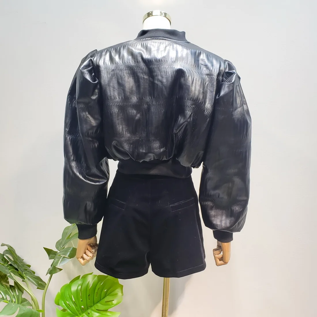 L77street PU embossed sheepskin soft French lantern sleeves short paragraph plus cotton padded cotton clothing leather jacket