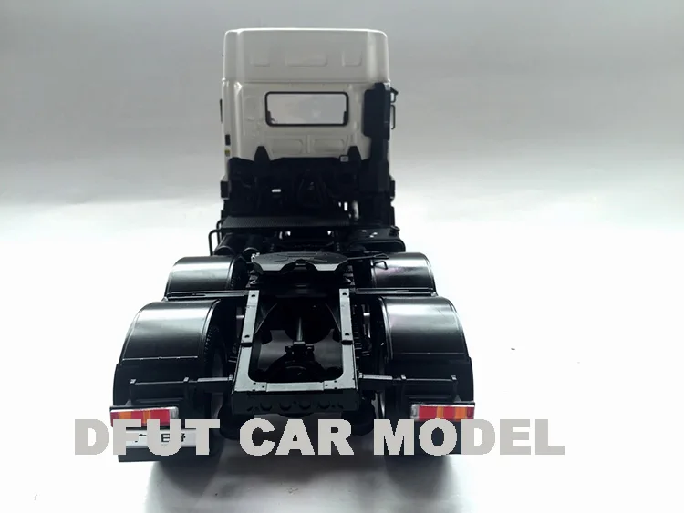 1:24 Игрушечная машина из сплава модель 700 грузовик детских игрушечных автомобилей авторизованный подарок для детей
