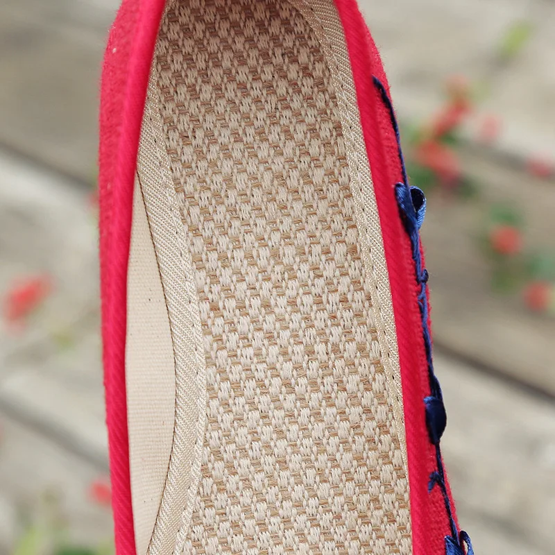 

2020 Women Embroidery Loafers Shoe Old Beijing Cloth Shoes Female National Hemp Cotton Breathable Leisure Flower Mother Shoes