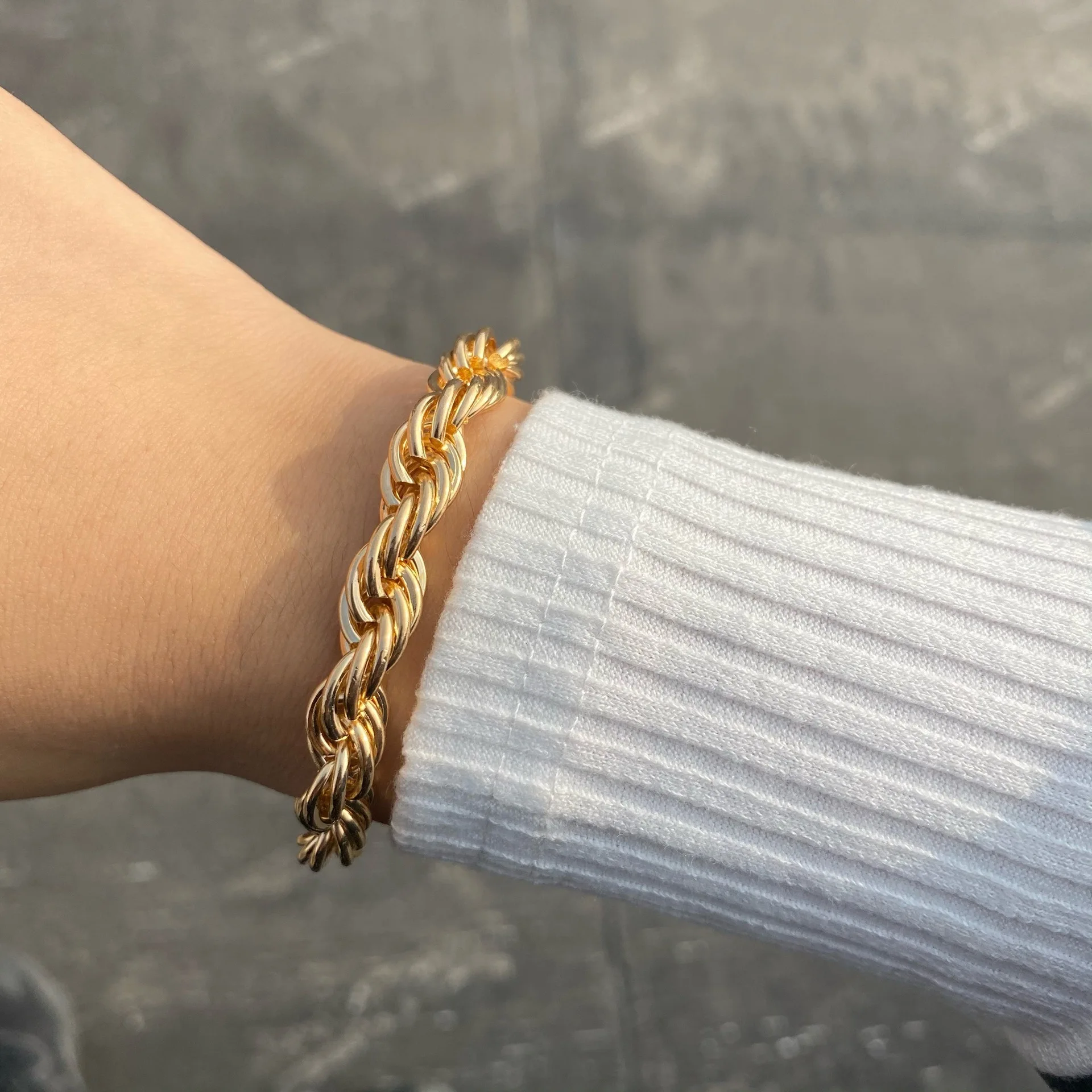 

Screw Bracelet for Women Accessories fo r Jewelry Hand Decoration Stainless Steel Arm Cuff Gifts for Golden Bracelets Bangle