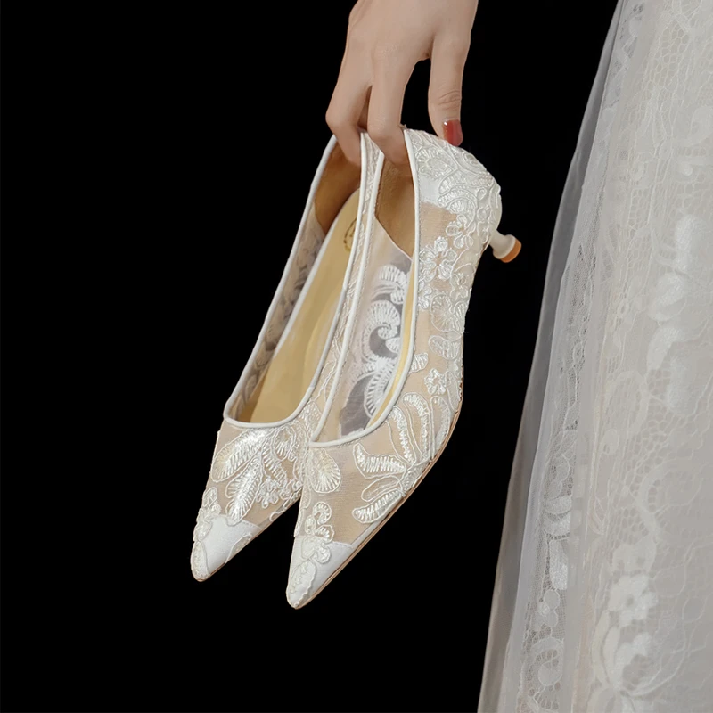 Wedding Shoes Lace Flowers Female Main Wedding Photos Are Not Tired Brides Pregnant Women Can Wear White Low Heels Pointed Heads