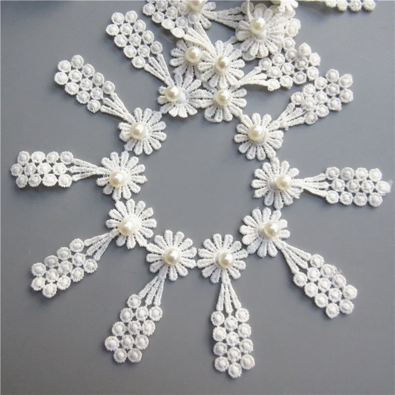 Вышитые кружева с маргариткой жемчужинами цветами виноградными кисточками