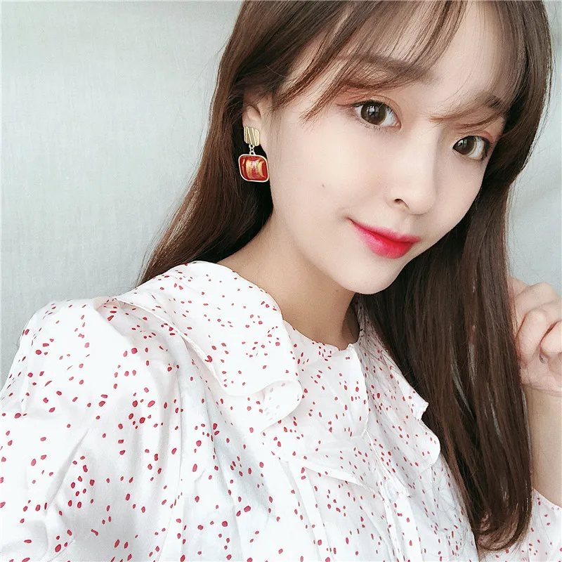 Модная держащая форму темпераментные ретро серьги гвоздики Геометрия