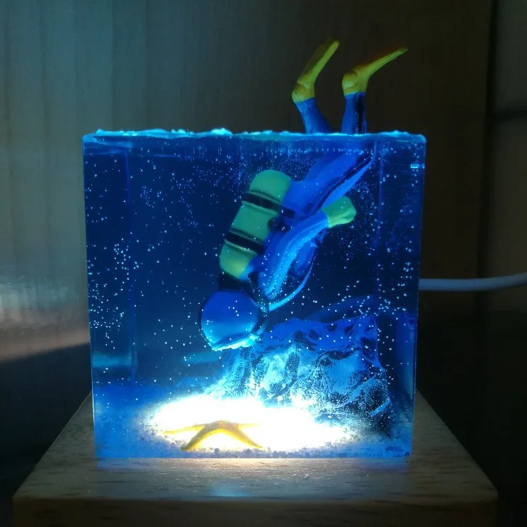 [TML] Handicraft creative gifts marine ornaments sea Diver fish tank night light Car accessories model adult gift | Игрушки и хобби