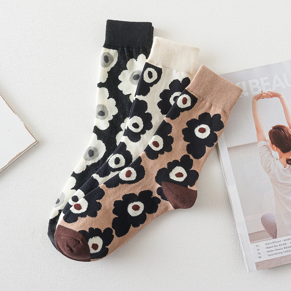 

Flower Printed Socks Breathable Calf Socks Funny Socks Print Art Cute Winter Socks Winter Skateboard Socks for Women Men