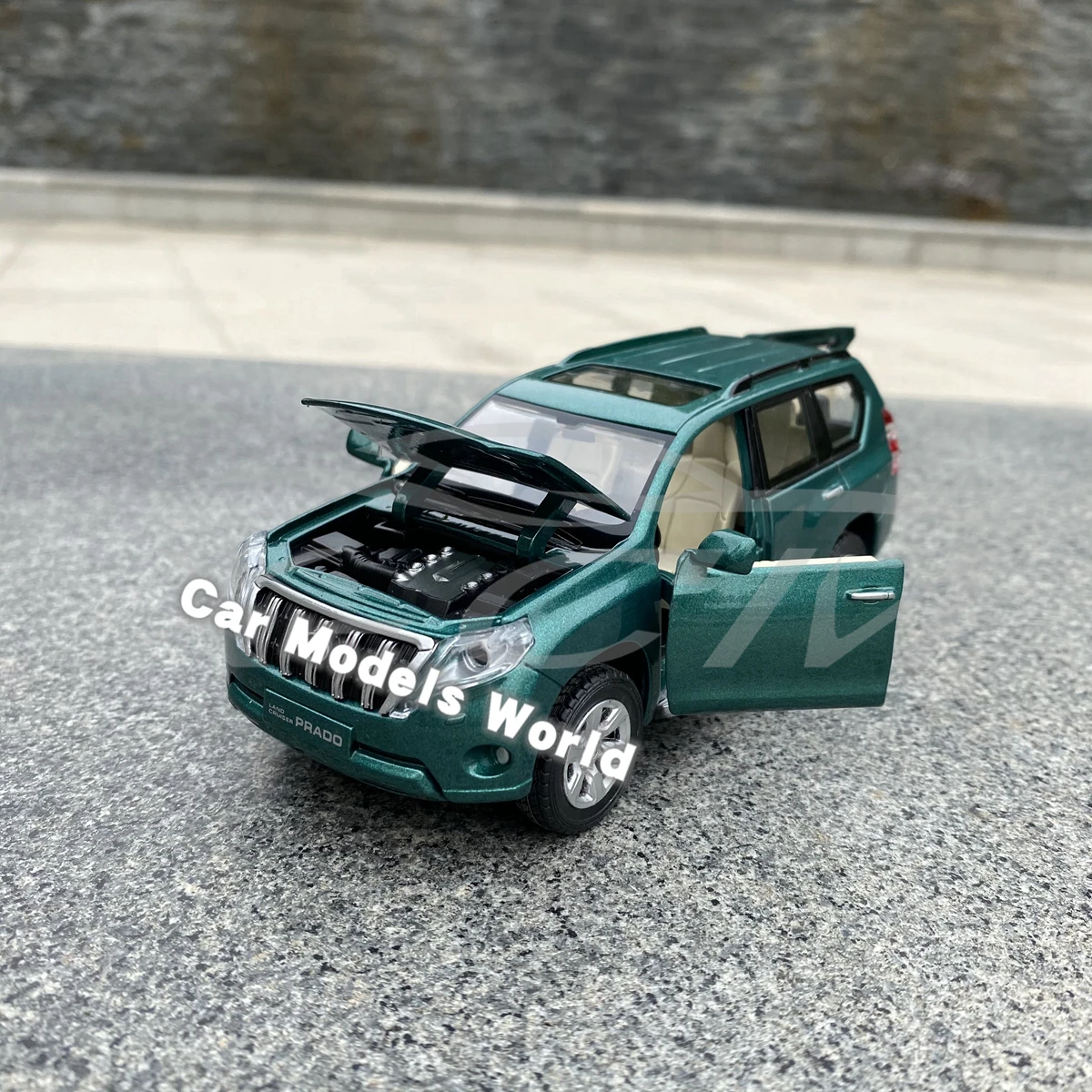 Литая модель автомобиля для 2016 Prado 1:32 можно откатить (зеленый) + маленький