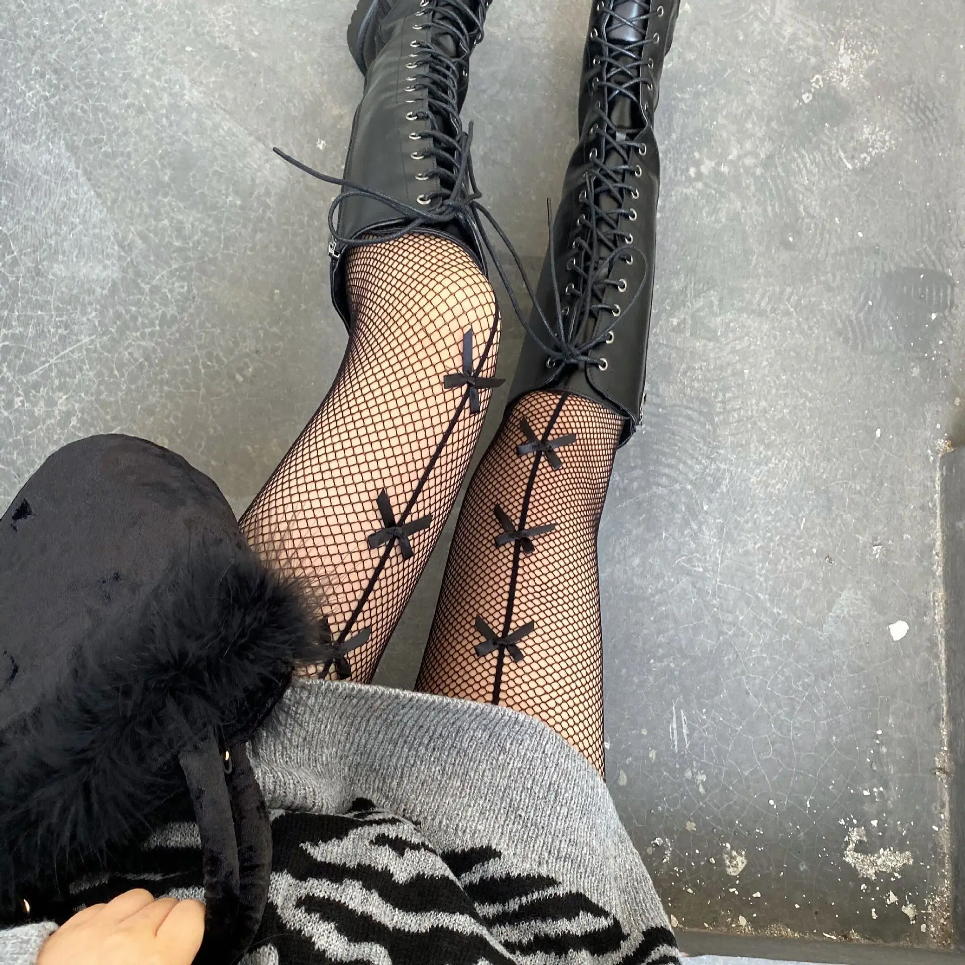 

Черные шелковые чулки женские новые в японском стиле банты без крючка, сексуальные сетчатые носки, пустые кружевные нижние Соединенные час...