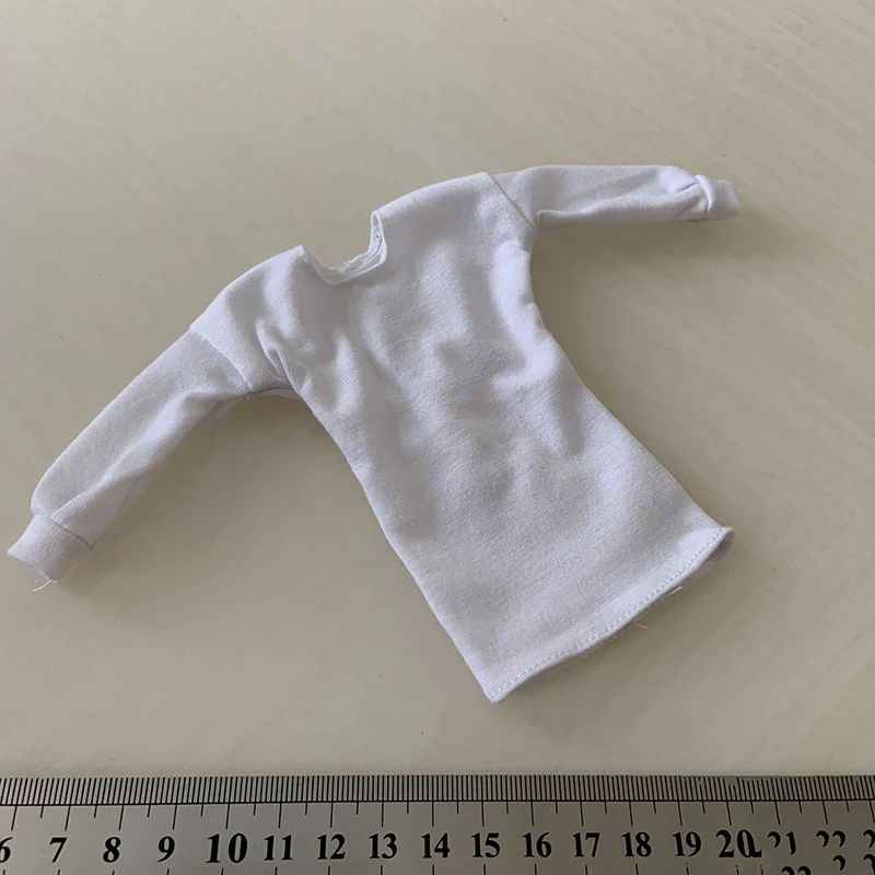 Модель белого повседневного платья с длинным рукавом для женщин и солдат жилета