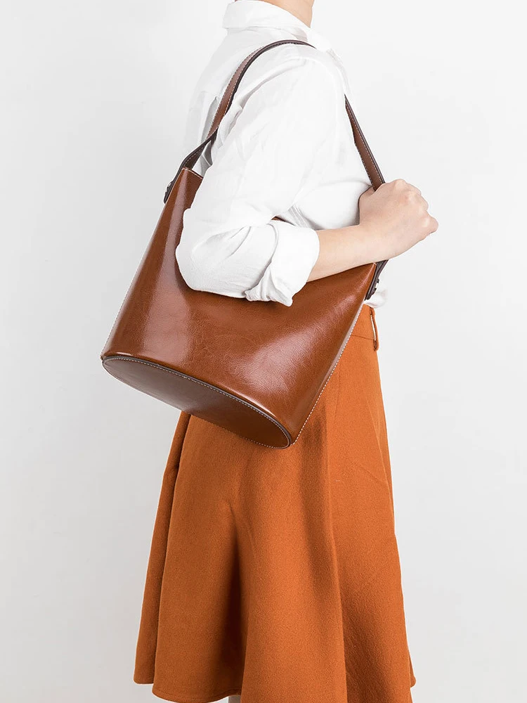 

Genuine Leather Handbags 2021 New Bucket Bag Simple All-match Oil Wax Cowhide Picture-mother Bag Shoulder Bag