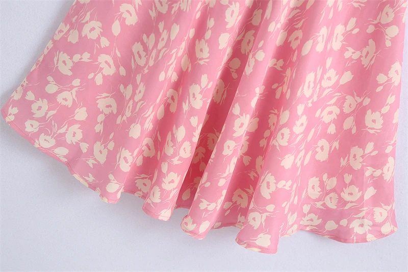 

Splend Moda 2021 Summer New Women V-Neck Neck-Mounted Silk Texture Floral Print Sweet Spaghetti Strap Dress For Women Vestido