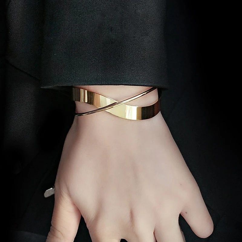 

Bohemian Gold Color Stainless Steel Cuff Bracelets for Women 2021 New Jewelry Gift Luxury Designs 17mm Twist Spiral Open Bangles