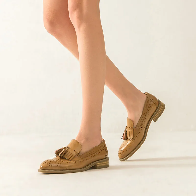 Женские лоферы с бахромой BeauToday Броги из натуральной телячьей кожи острым носком