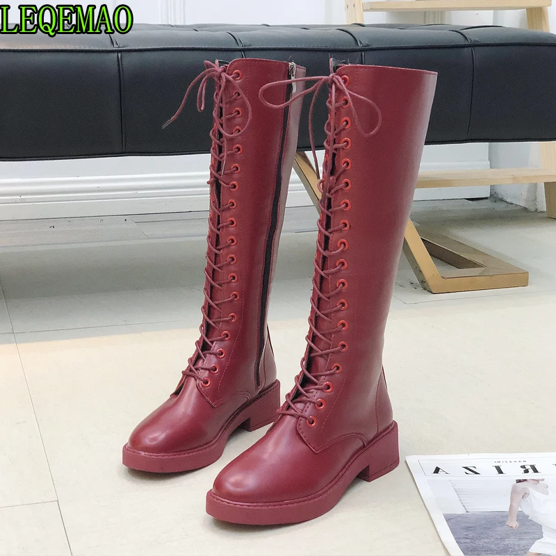 Белые сапоги женские пикантные до колена модные кожаные на шнуровке Ботинки martin