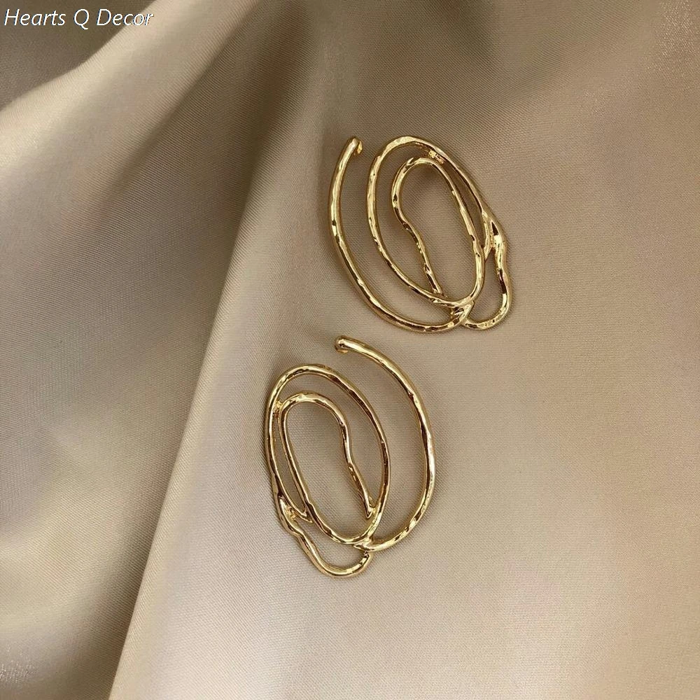 Серьги гвоздики женские с вырезами модные Потрясающие эффектные украшения