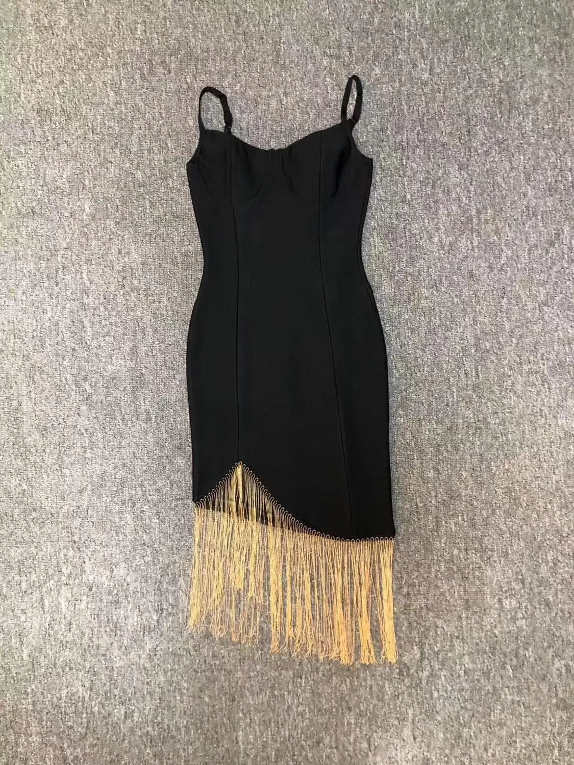 Женское платье футляр с кисточками миди без рукавов в стиле ампир Клубное