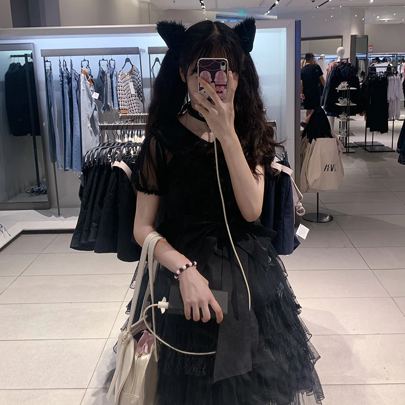 Летнее черное платье средней длины в японском стиле с неувядающей пышной юбкой