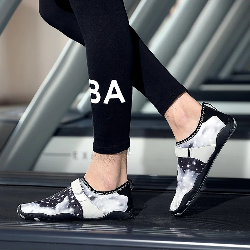 

Aqua Shoes Sneakers Gym Swimming Shoes Water Sports Seaside Beach Surfing Upstream Light Athletic Footwear For Men Women White