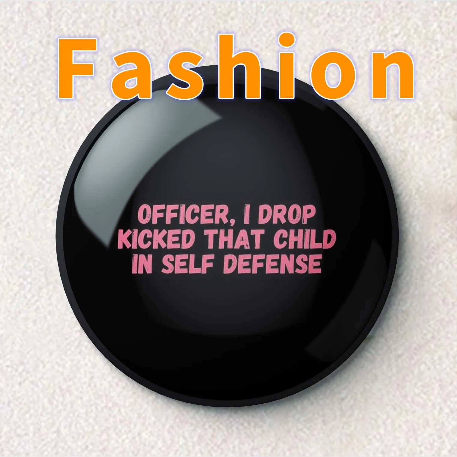 Офицер я ударил пинание ребенка в самостоятельном eqp мягкая эмалированная