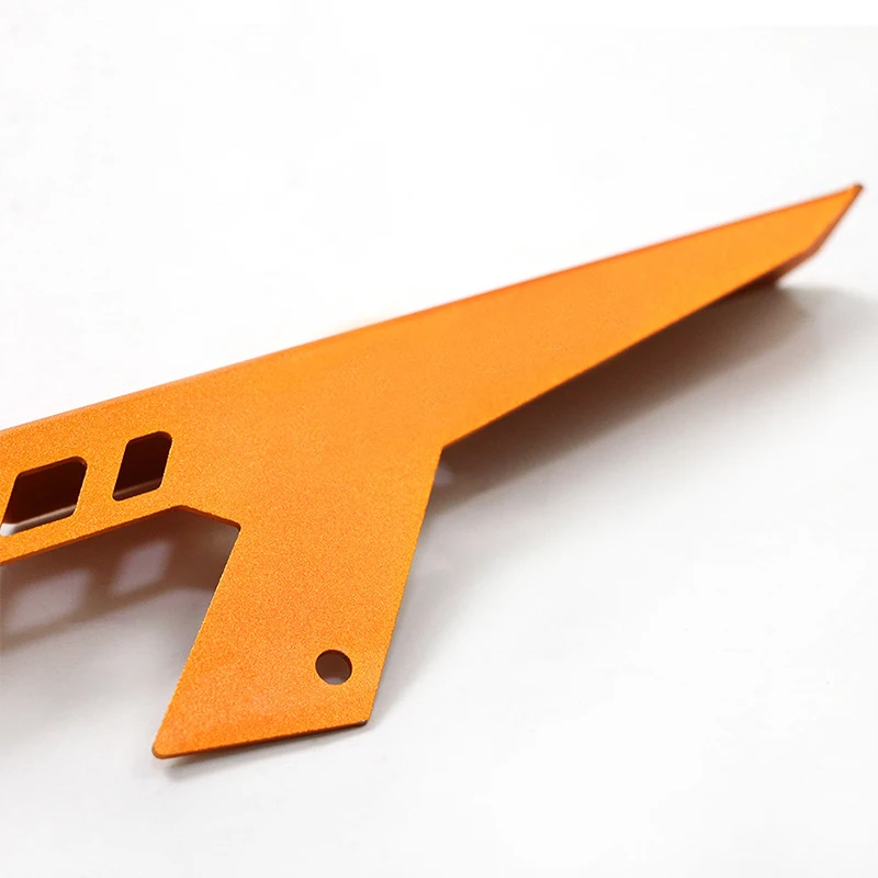 

Motorcycle Aluminum Chain Oiler Protector Guard Cover For DUKE 390 2013-2017 2016 DUKE 125 2011-2017 DUKE 200 2012-2017