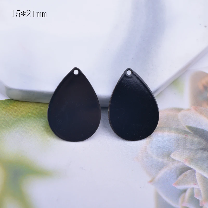 12 шт. маленькие круглые подвески Черный Подвеска квадратной формы с лазерными