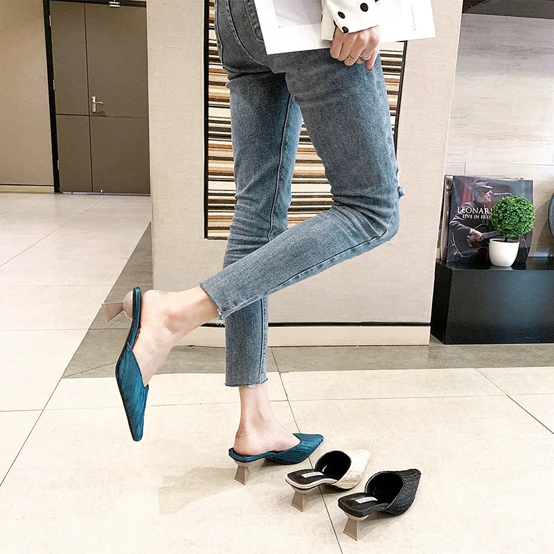 Новинка 019 классические шлепанцы женские модные с пионным носком для улицы обувь