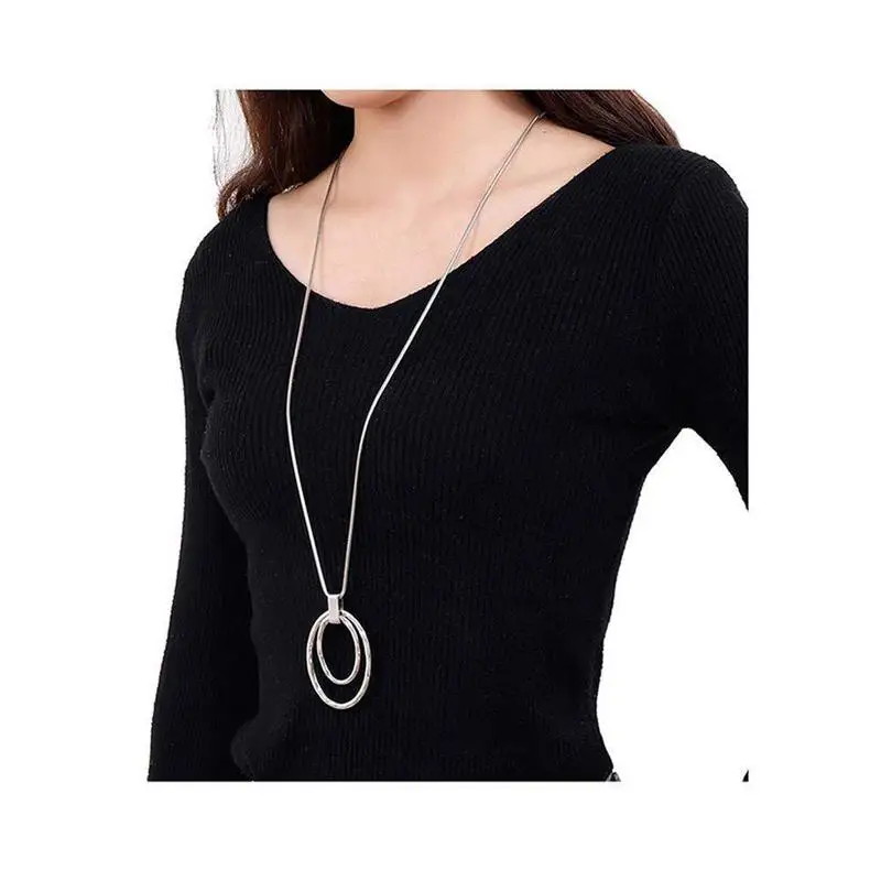

Necklaces Womans Jewelry Triangle Necklace Ladies Pendant Hollow Chain Lovers Wedding Silver Color Trendy Korean Metal Naszyjnik