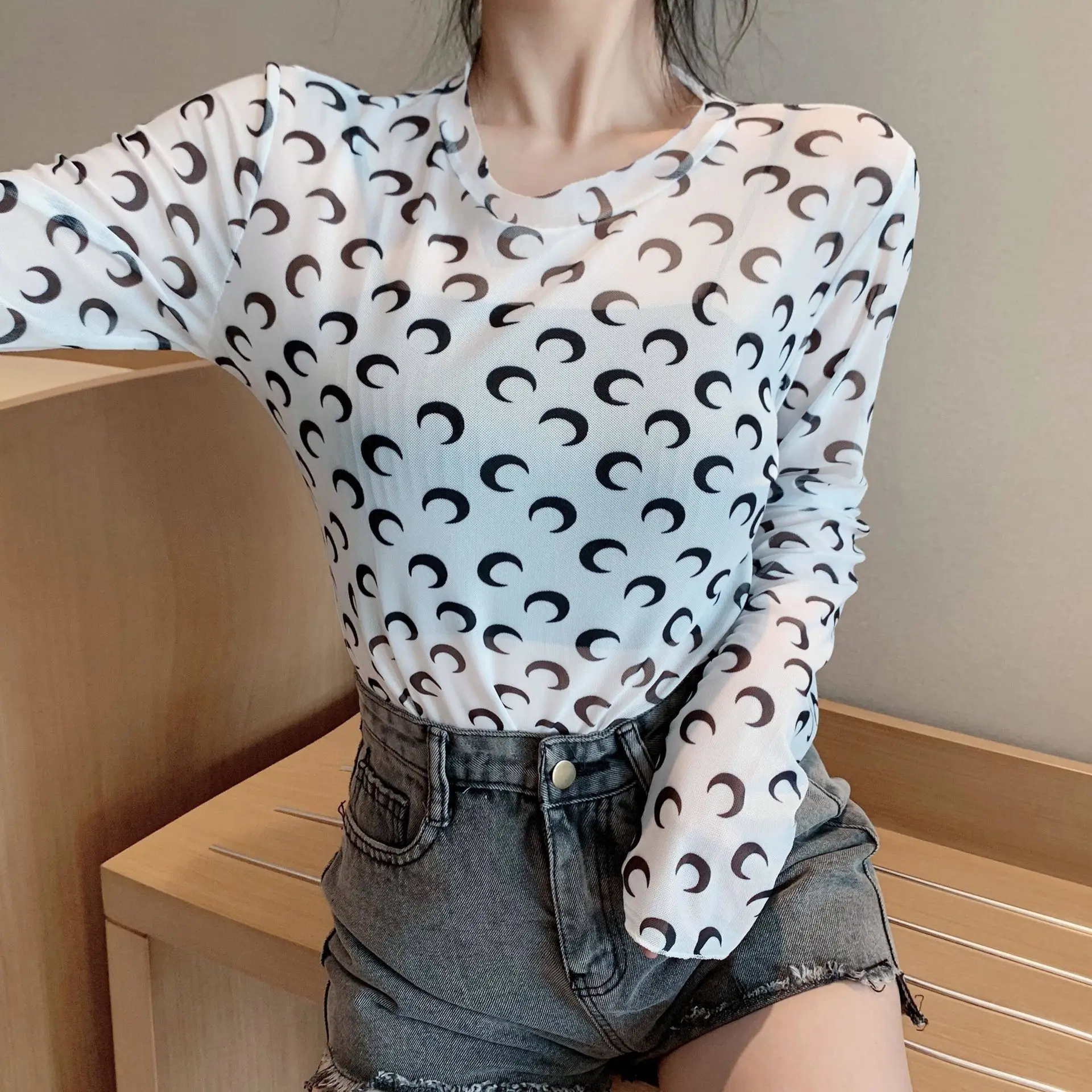 

New Sunscreen Clothing Ice Silk Long-sleeved Chiffon Shirt Female Ins Mesh Gauze Top Thin Moon Bottoming Shirt Tight Women Shirt