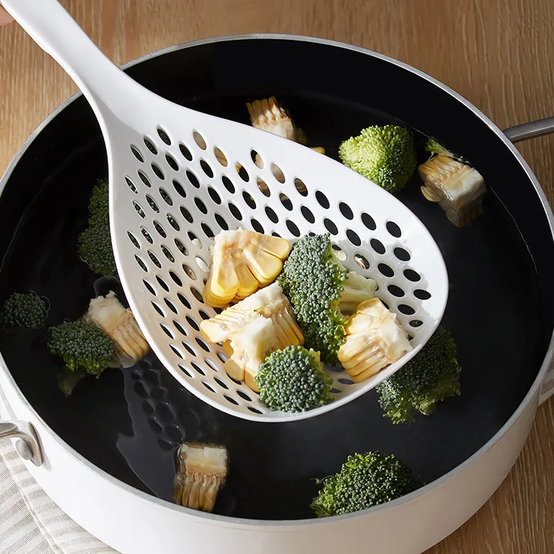 

New 2021 Japanese Big Leaky Spoon Filter Screen Household Kitchen Nylon High Temperature Resistant Noodles Boiled Noodles Leaky