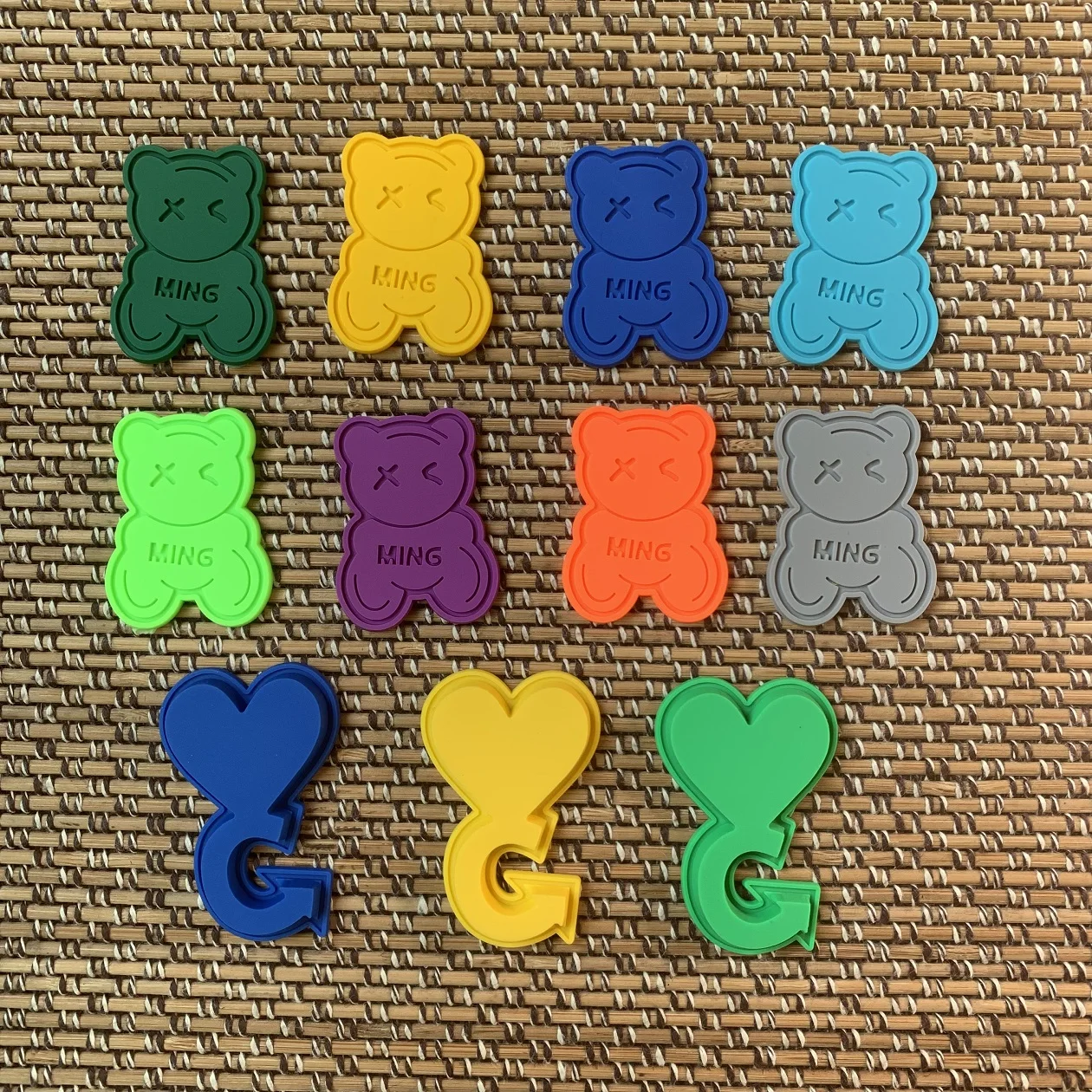 

Mixed 11Pcs Per Pack Soft Cloth Labels Various Letter Embroidery Hand Made Collar For Diy Knitted Printed Cotton Woven Sew Tags