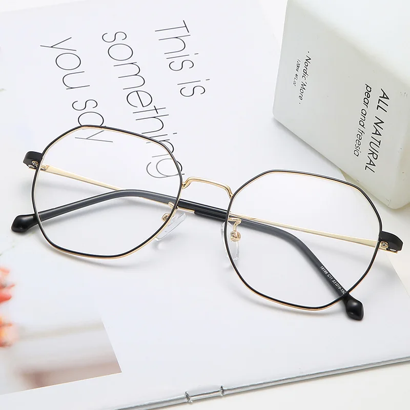 

2020 new and exquisite fashion metal glasses literary men and women trend flat mirror can be equipped with myopia glasses frame.