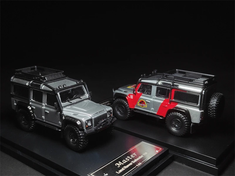 

HeyToys Master 1/64 Land Rover Defender 110 Jurassic Period Silver DieCast Model Collection Limited Edition