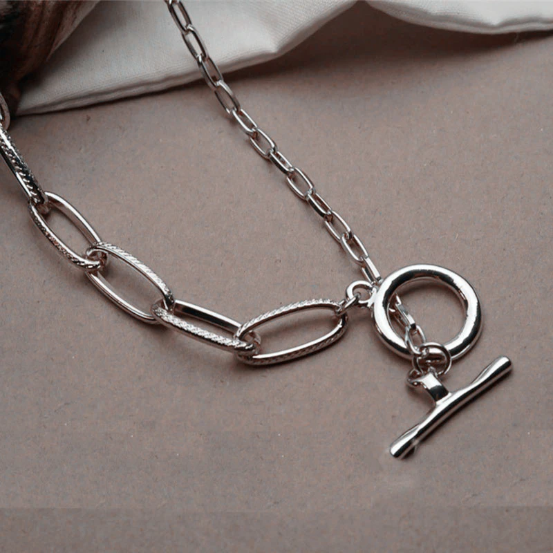 

HUANZHI 2020 New Metal Sweater Chain OT Buckle Geometry Asymmetry Hollow Out Chain Necklace for Women Autumn Winter Jewelry